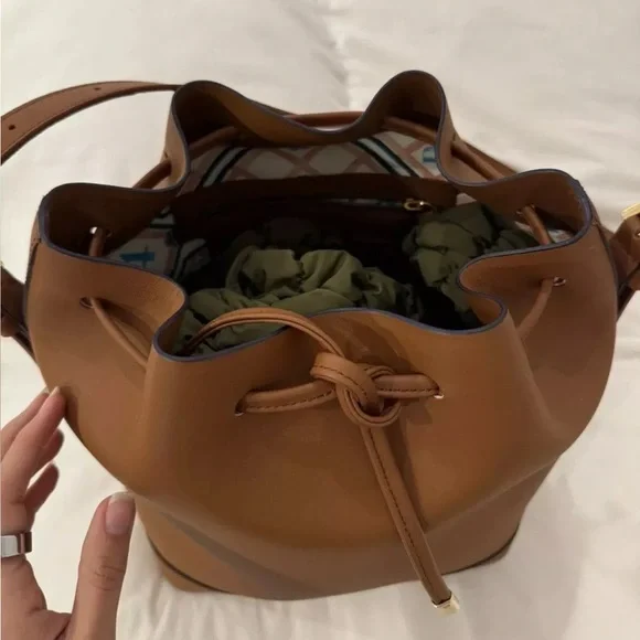 Paris 64 mini bucket purse cross body like new - Picture 5 of 5